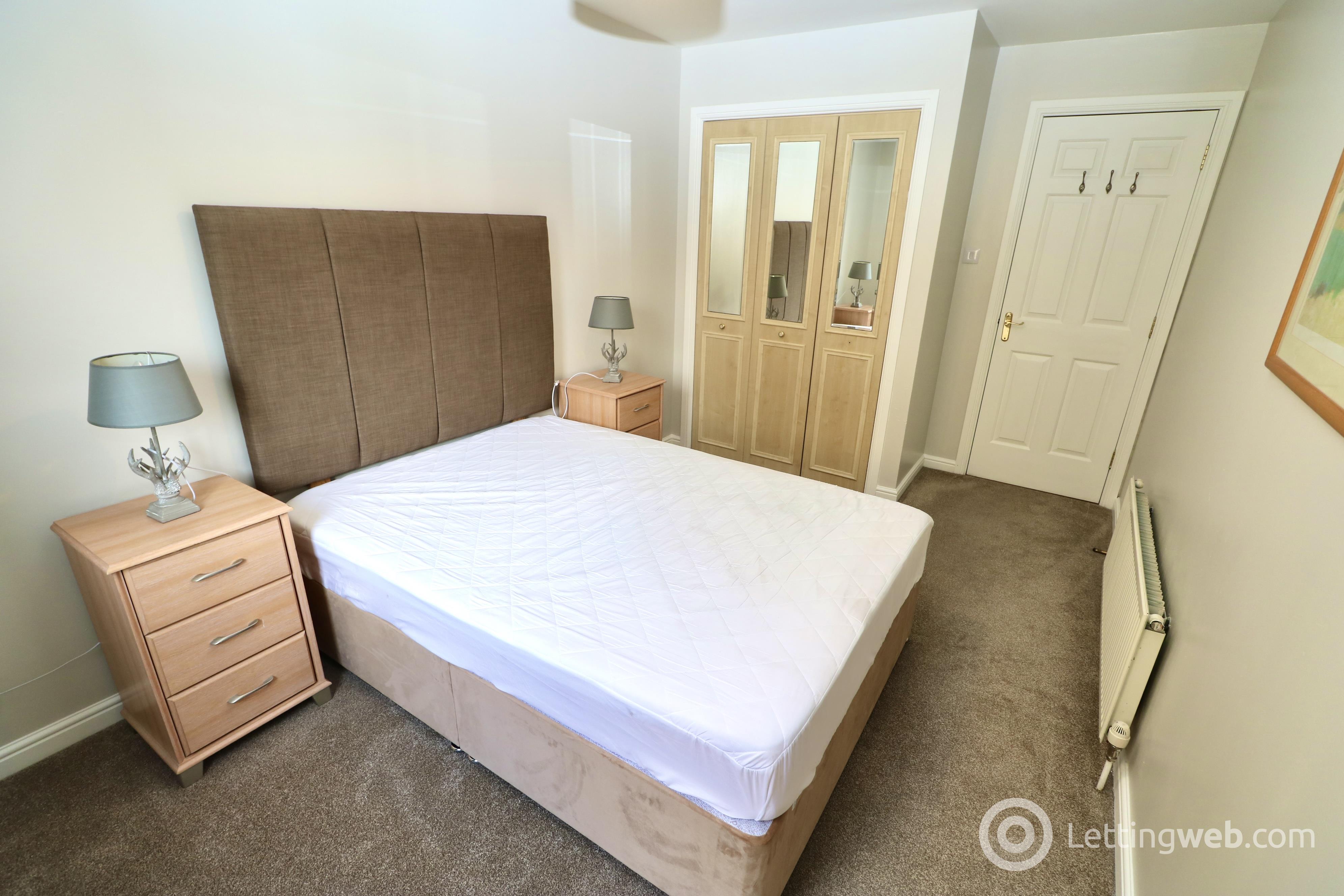 Property to rent in Dicksonfield, Edinburgh, EH7 5NE