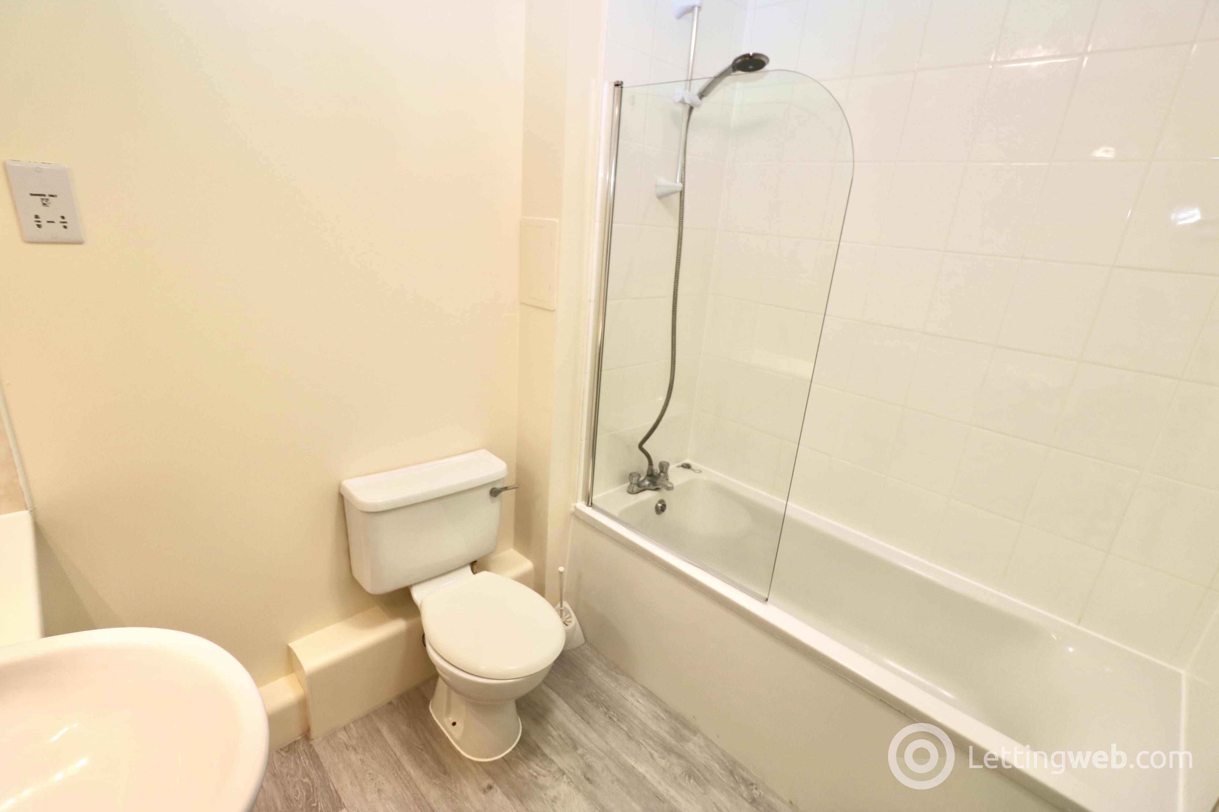 Property to rent in Dicksonfield, Edinburgh, EH7 5NE