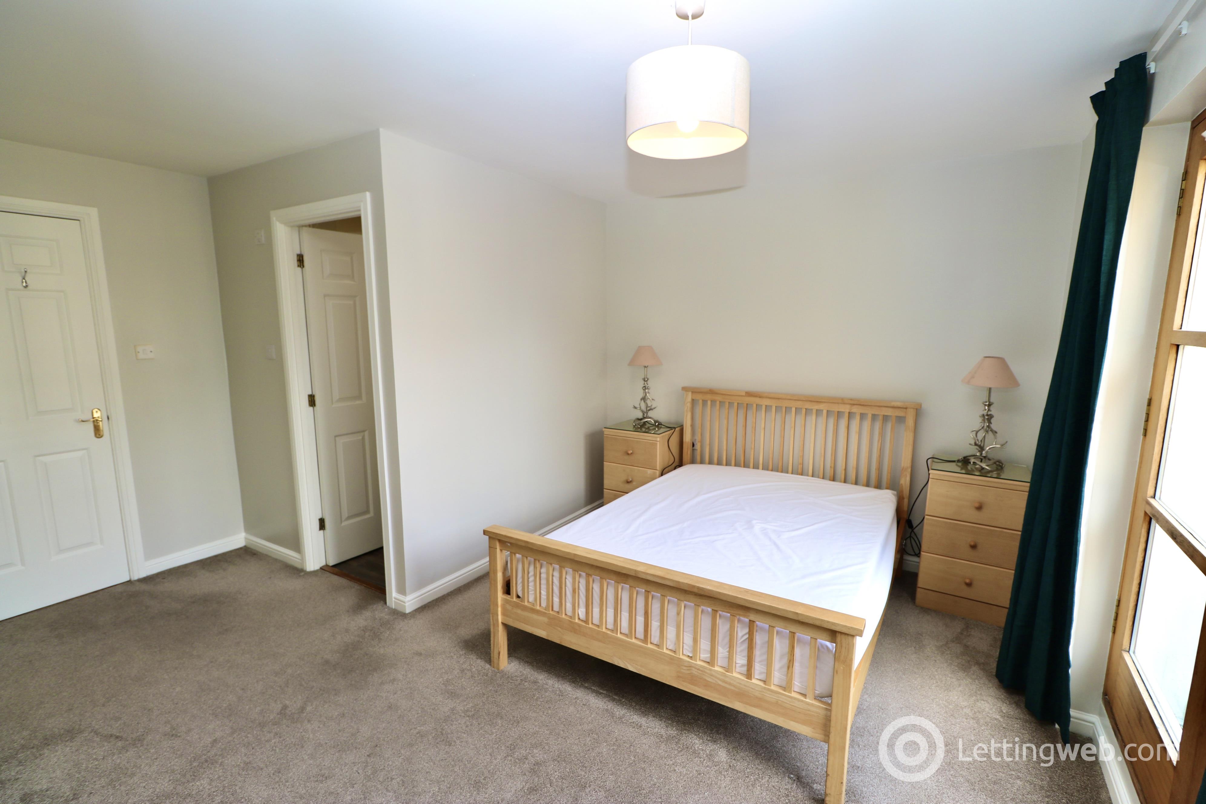 Property to rent in Dicksonfield, Edinburgh, EH7 5NE
