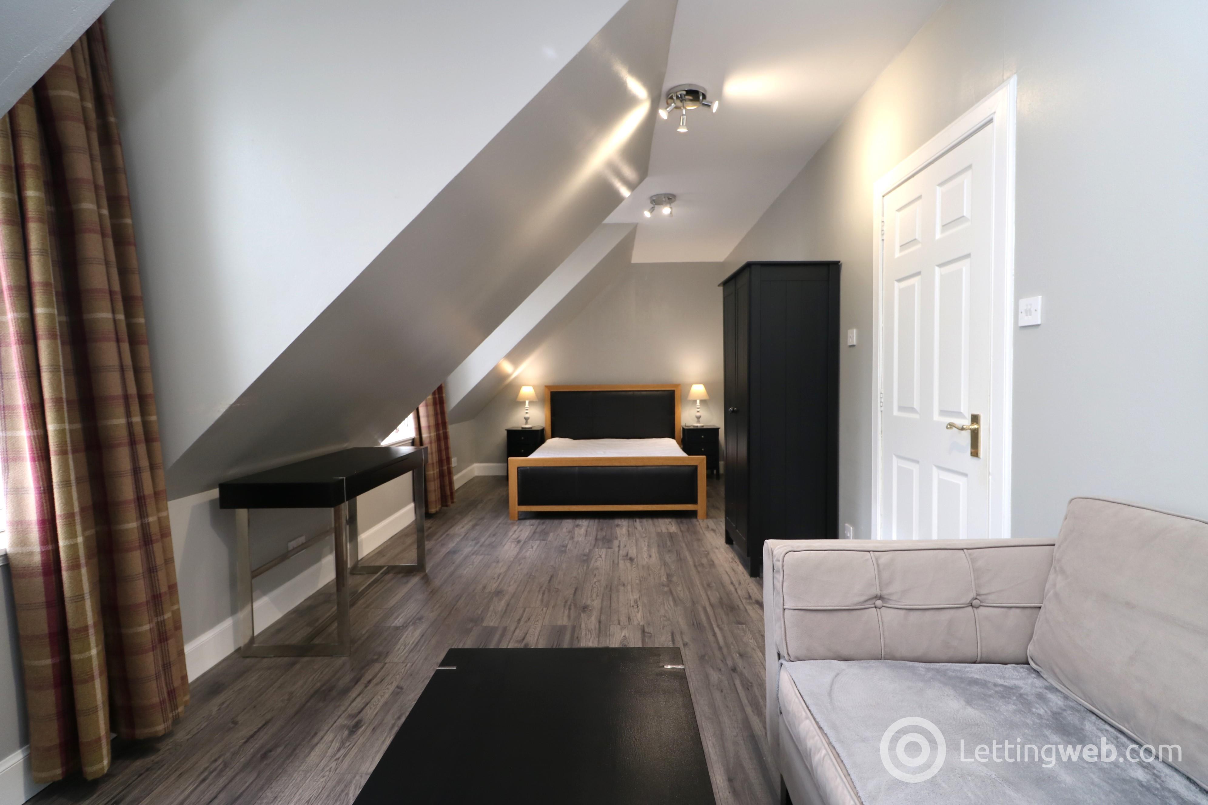 Property to rent in West Nicolson Street, Edinburgh, EH8 9DD