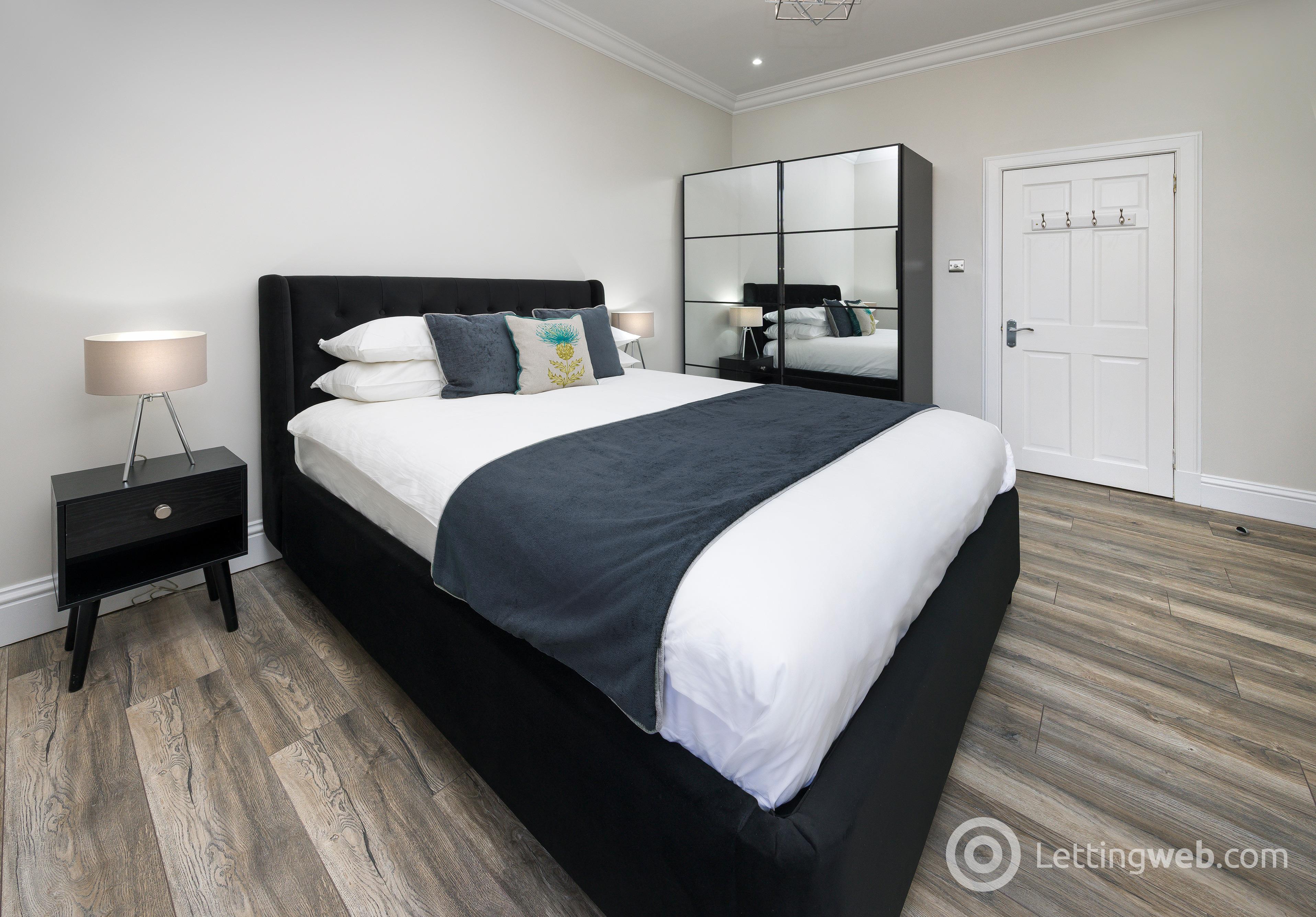 Property to rent in Victoria Street, Edinburgh, EH1 2HE