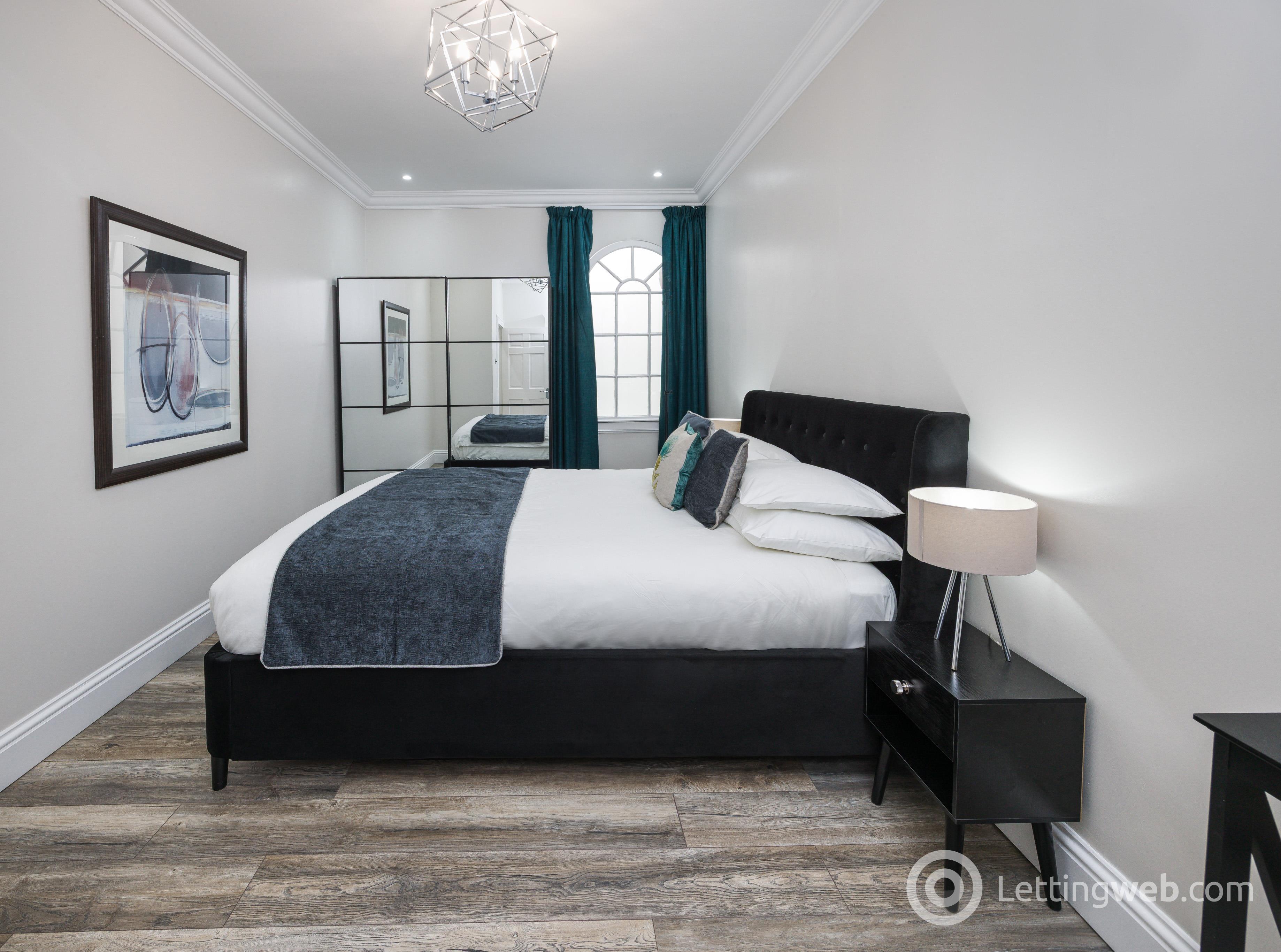 Property to rent in Victoria Street, Edinburgh, EH1 2HE