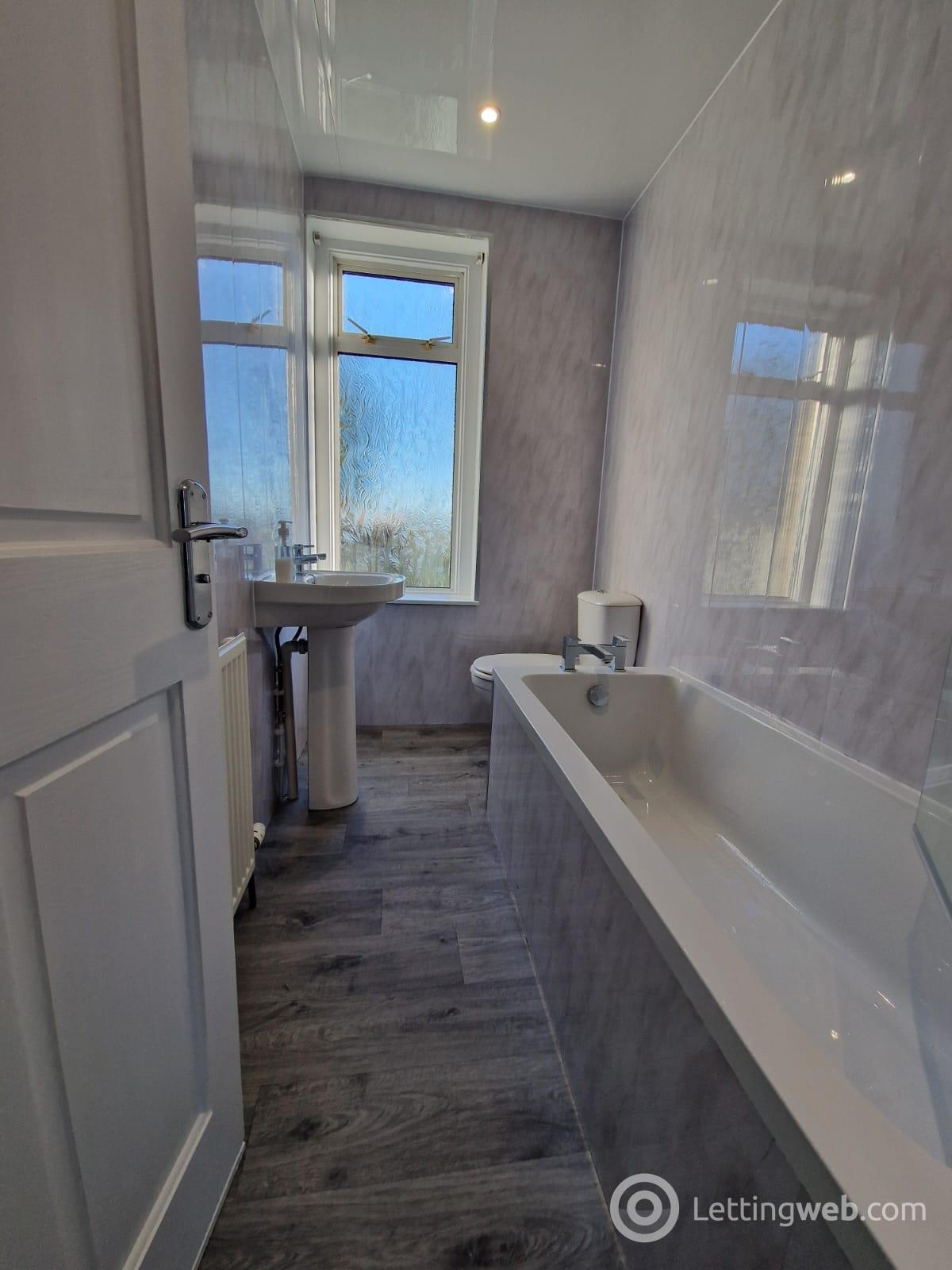 Property to rent in 17 Mayfield Drive, Armadale, Bathgate, EH48 2JE