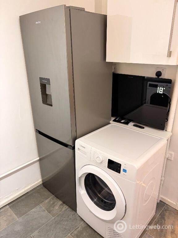 Property to rent in 69 Arden Avenue, Thornliebank, Glasgow, G46 8PZ