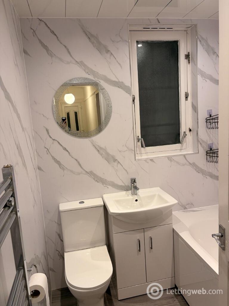 Property to rent in 69 Arden Avenue, Thornliebank, Glasgow, G46 8PZ