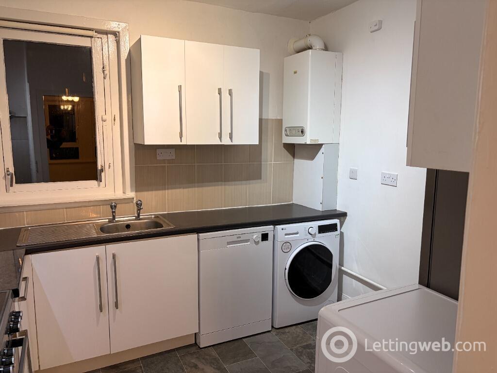 Property to rent in 69 Arden Avenue, Thornliebank, Glasgow, G46 8PZ