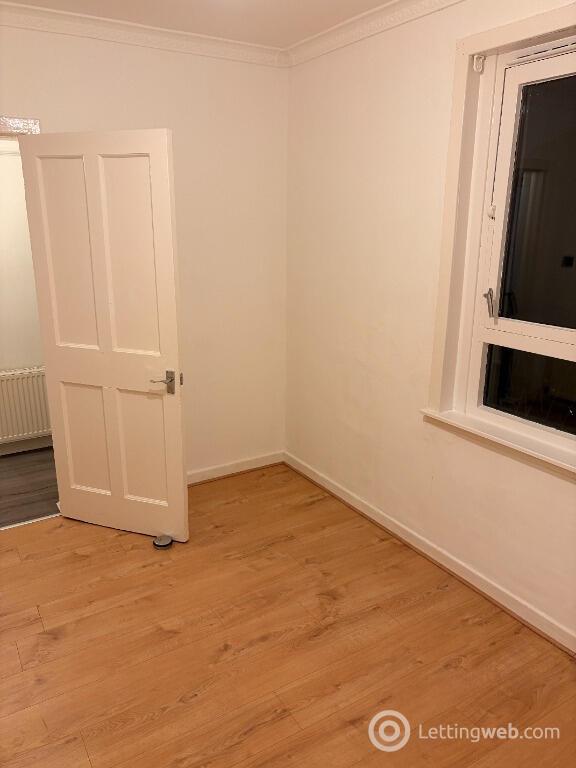 Property to rent in 69 Arden Avenue, Thornliebank, Glasgow, G46 8PZ