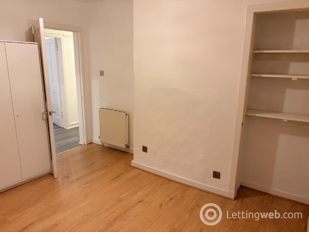 Property to rent in 69 Arden Avenue, Thornliebank, Glasgow, G46 8PZ