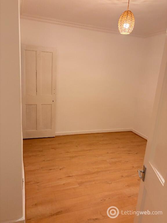 Property to rent in 69 Arden Avenue, Thornliebank, Glasgow, G46 8PZ