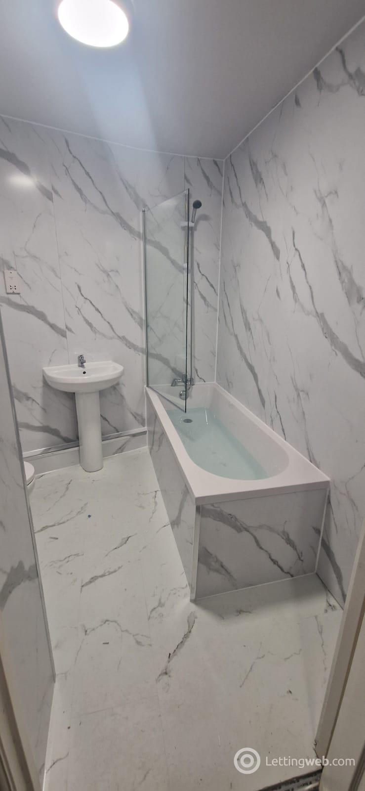 Property to rent in Flat 2, 1 York Street, Ayr, KA8 8AN