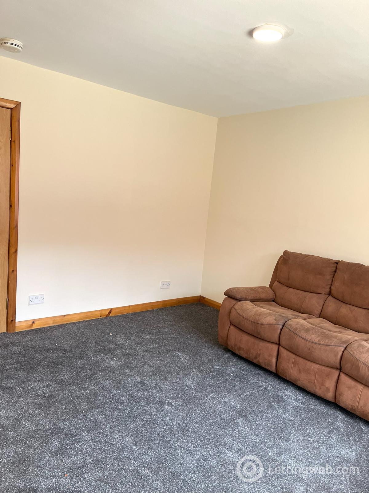 Property to rent in 8 Oakfield Street, Kelty, KY4 0BU