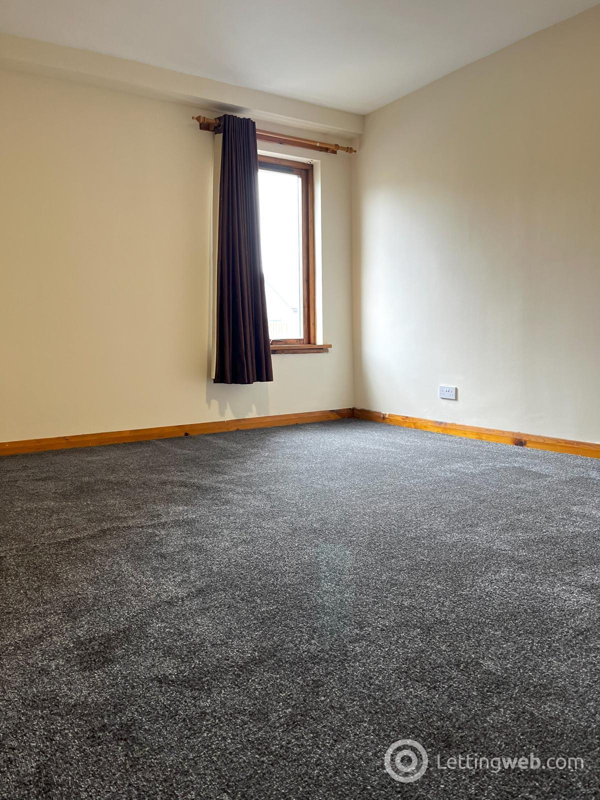 Property to rent in 8 Oakfield Street, Kelty, KY4 0BU