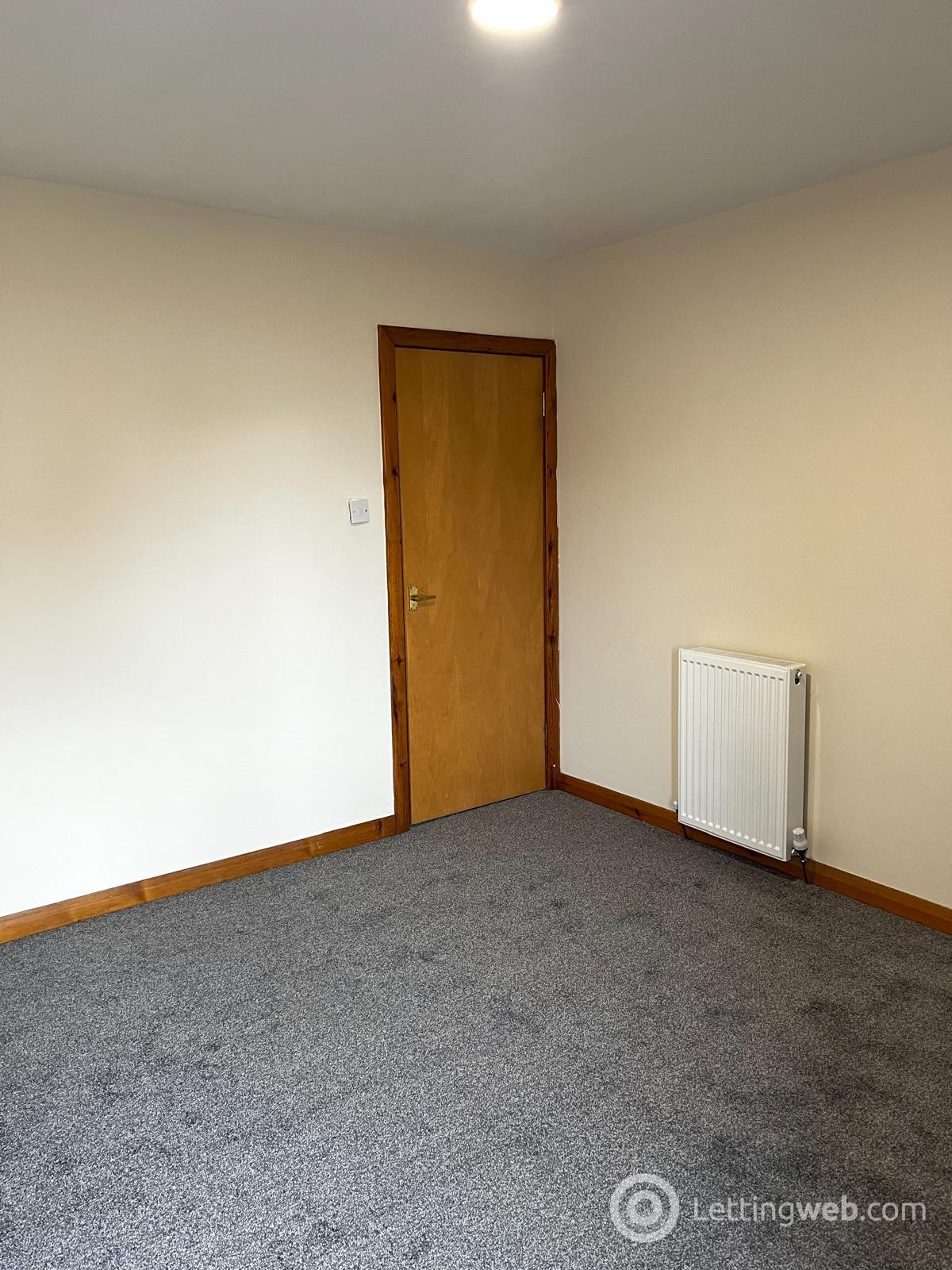 Property to rent in 8 Oakfield Street, Kelty, KY4 0BU