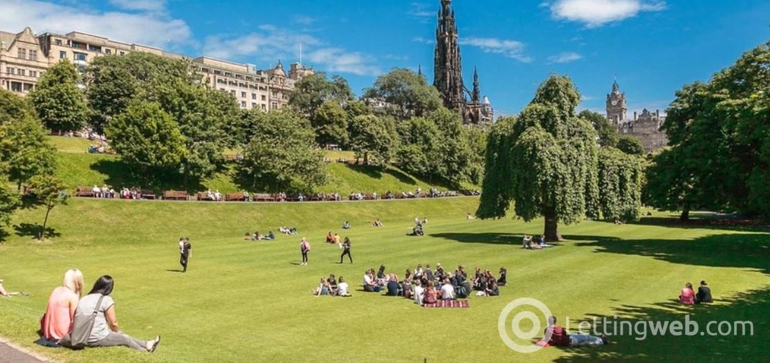 Property to rent in Princes Street, City Centre, Edinburgh, EH2 2ER