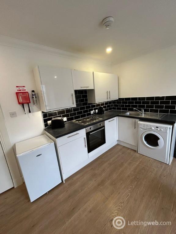 Property to rent in Park Avenue, East End, Dundee, DD4