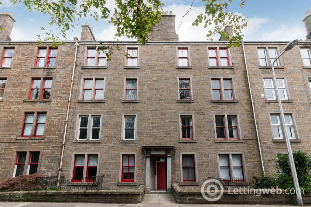 Property to rent in Roseangle, Dundee, DD1