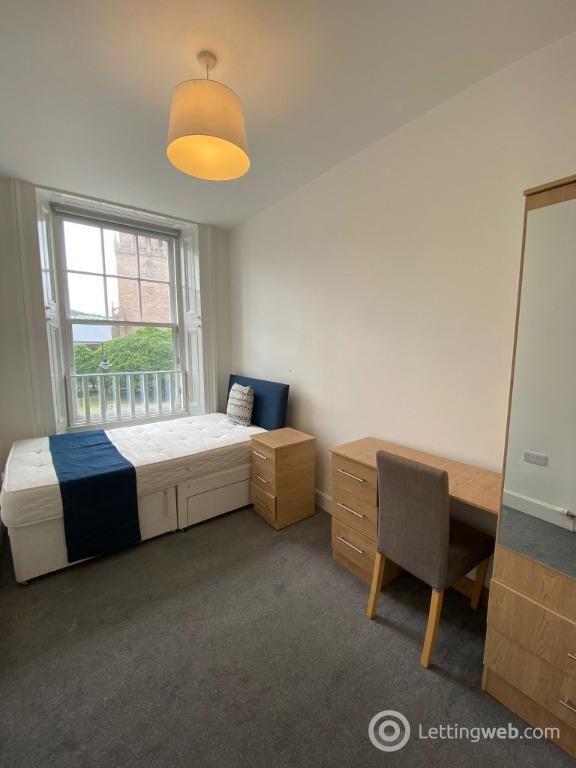 Property to rent in Nethergate, Dundee, DD1