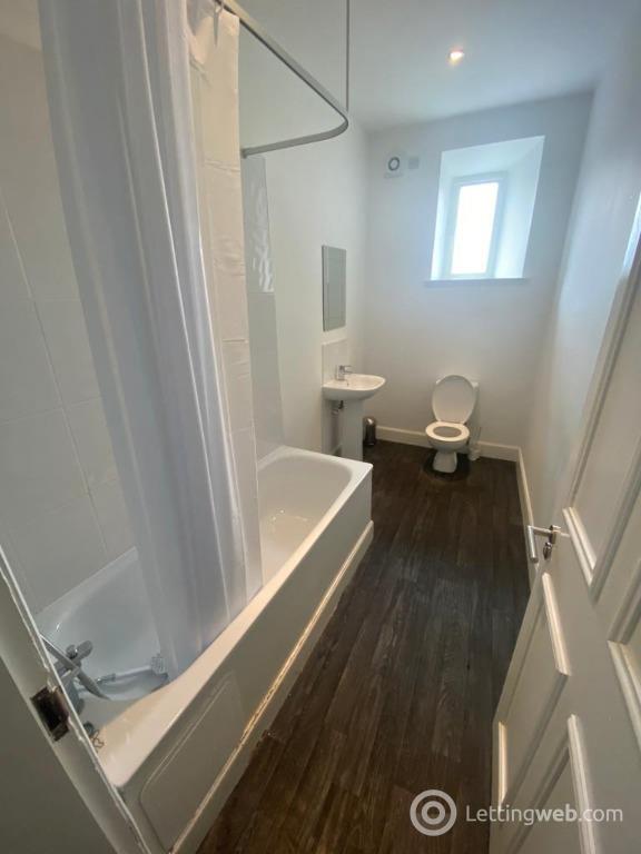 Property to rent in Nethergate, Dundee, DD1