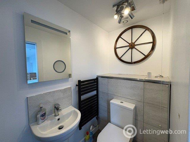 Property to rent in Victoria Road, Dundee, DD1