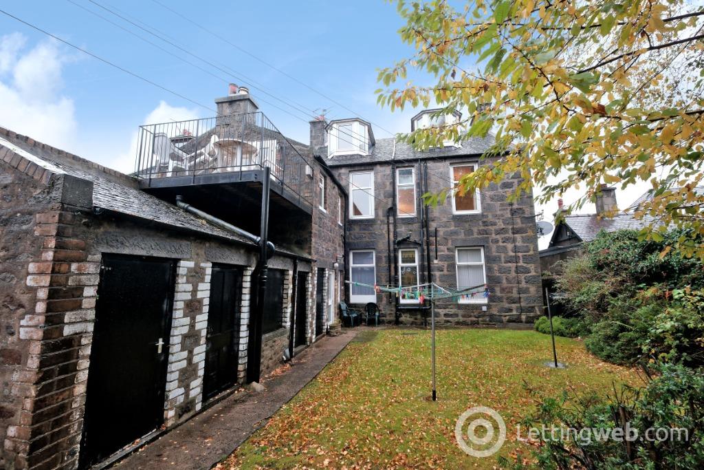 Property to rent in Holburn Street, Holburn, Aberdeen, AB10 7LJ