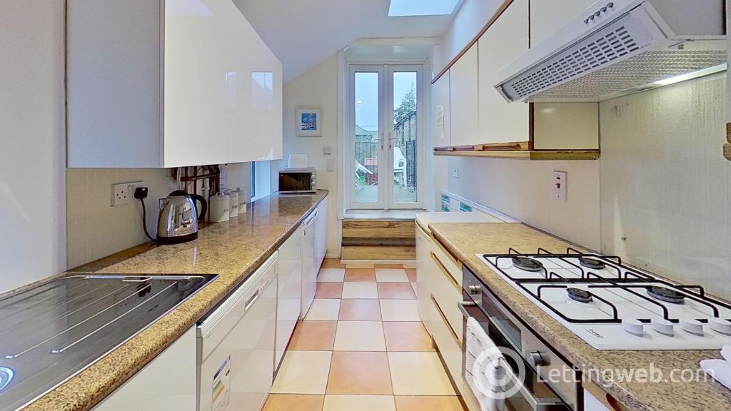 Property to rent in Holburn Street, Holburn, Aberdeen, AB10 7LJ