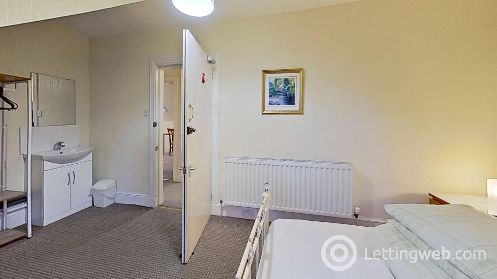 Property to rent in Holburn Street, Holburn, Aberdeen, AB10 7LJ