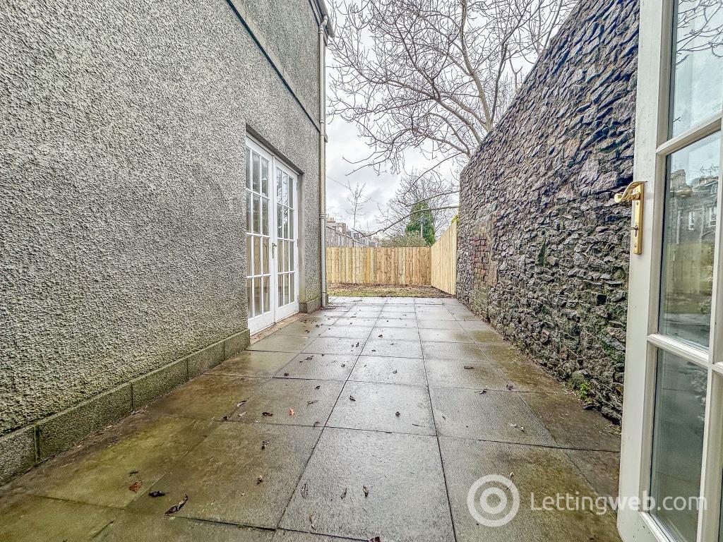 Property to rent in View Terrace, Rosemount, Aberdeen, AB25 2RR