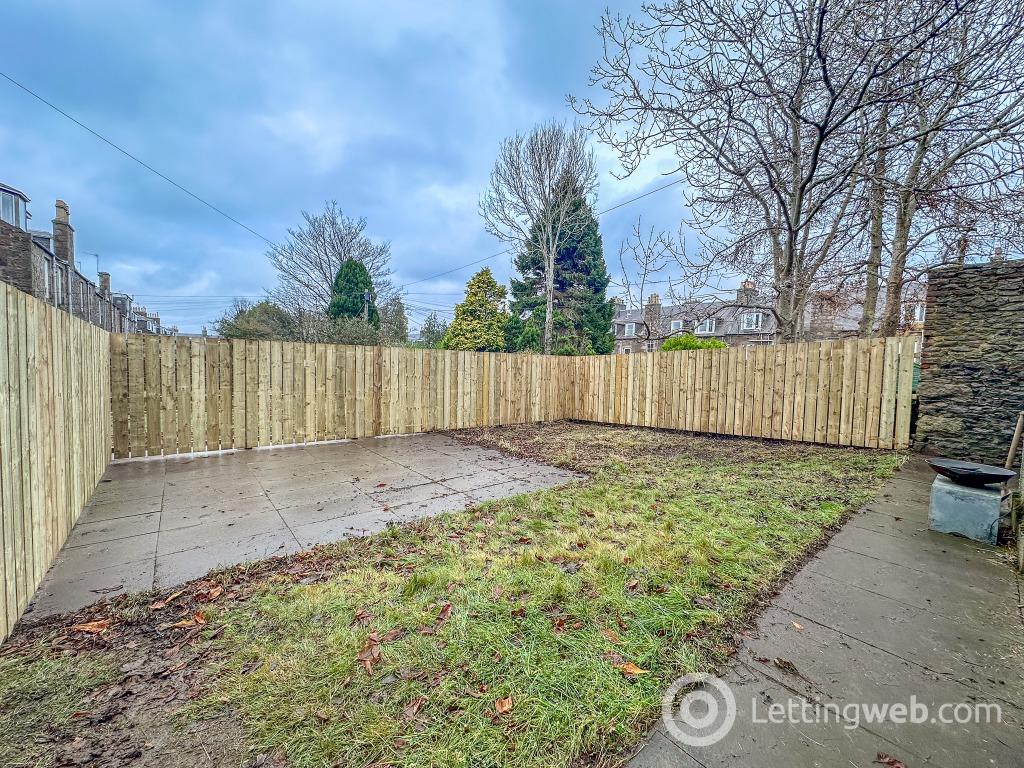 Property to rent in View Terrace, Rosemount, Aberdeen, AB25 2RR
