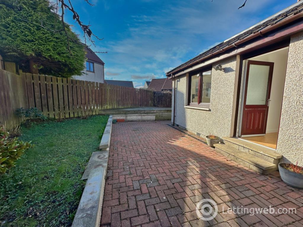 Property to rent in Clova Crescent, Kingswells, Aberdeen, AB15 8TJ