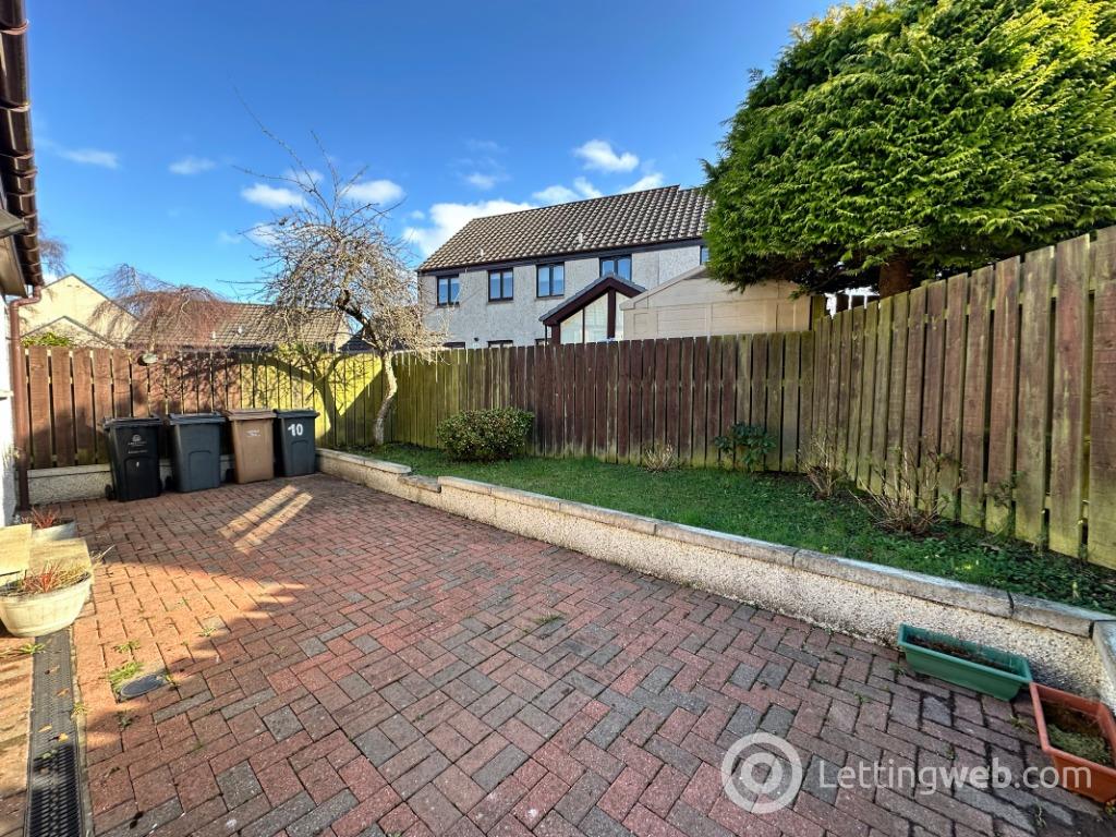 Property to rent in Clova Crescent, Kingswells, Aberdeen, AB15 8TJ