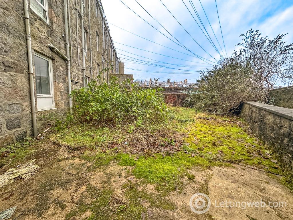 Property to rent in Summerfield Terrace, City Centre, Aberdeen, AB24 5JE