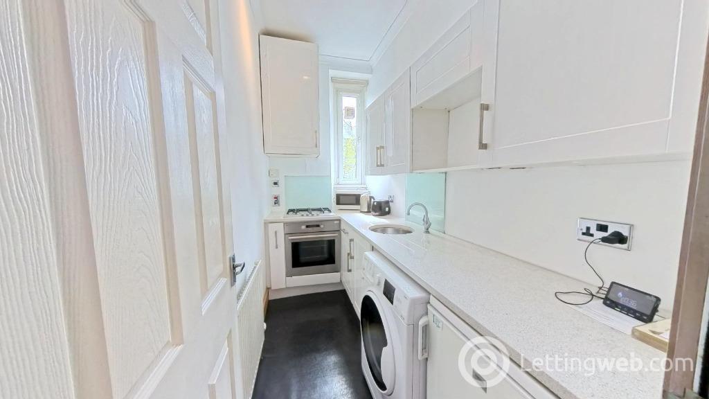 Property to rent in Skene Square, Rosemount, Aberdeen, AB25 2UP