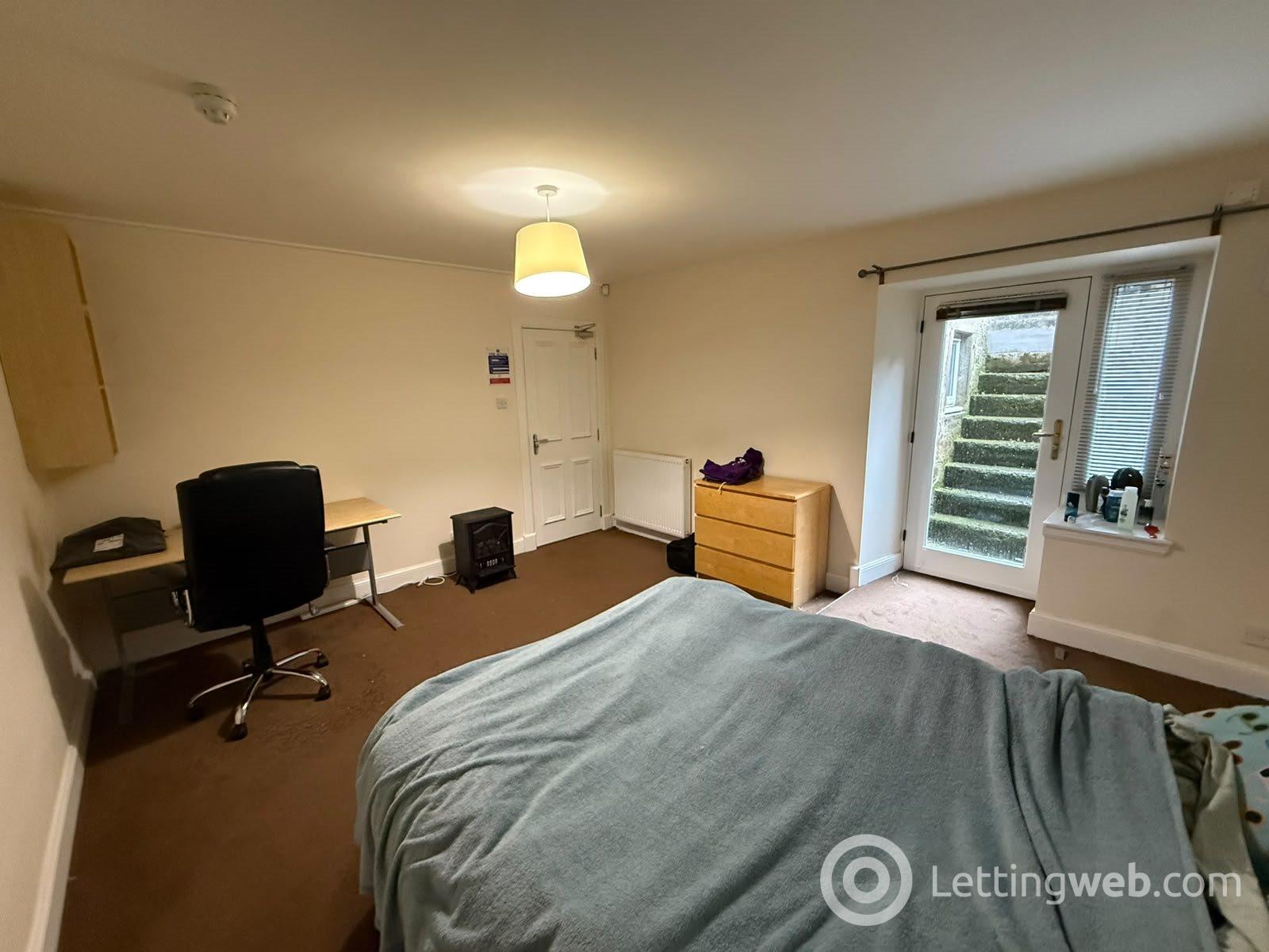 Property to rent in Perth Road, Dundee