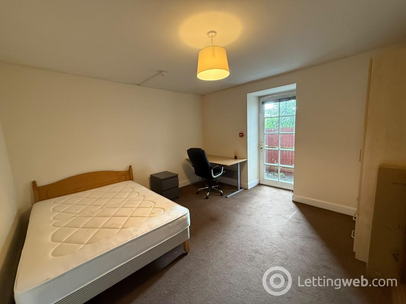 Property to rent in Perth Road, Dundee