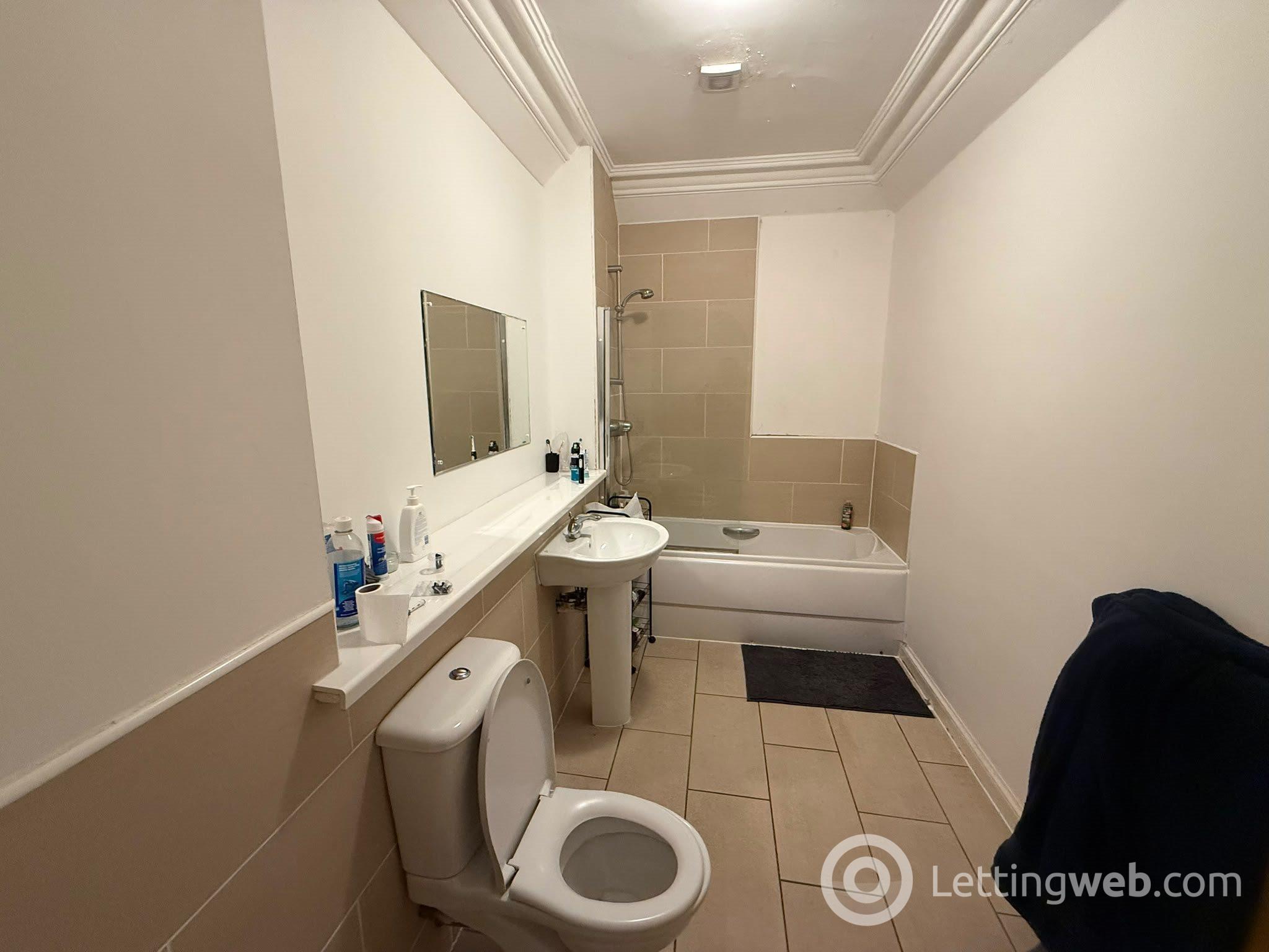 Property to rent in Perth Road, Dundee