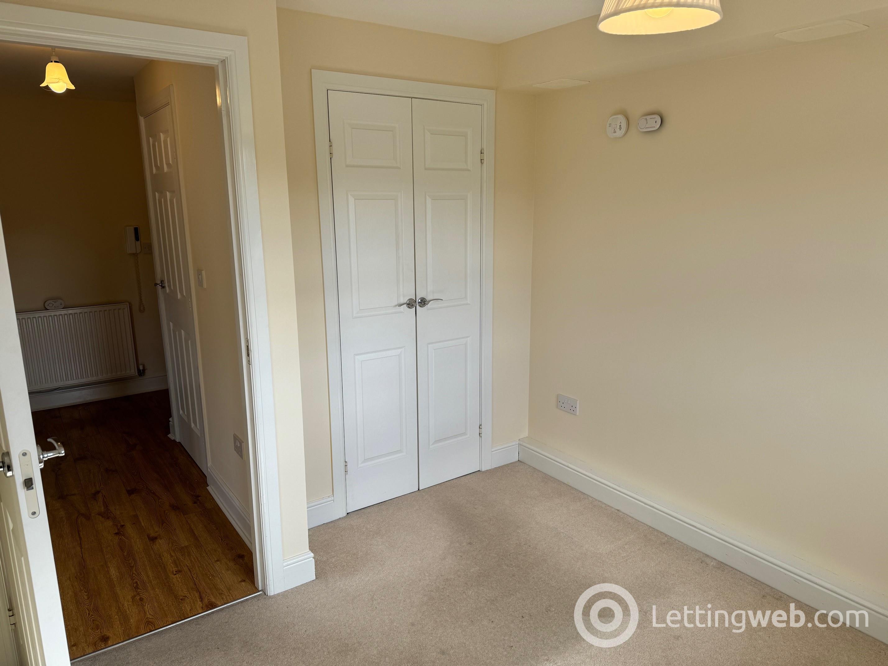 Property to rent in 3 Dyers Close