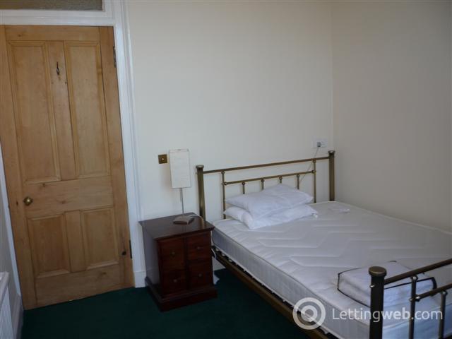 Property to rent in Colinton Road