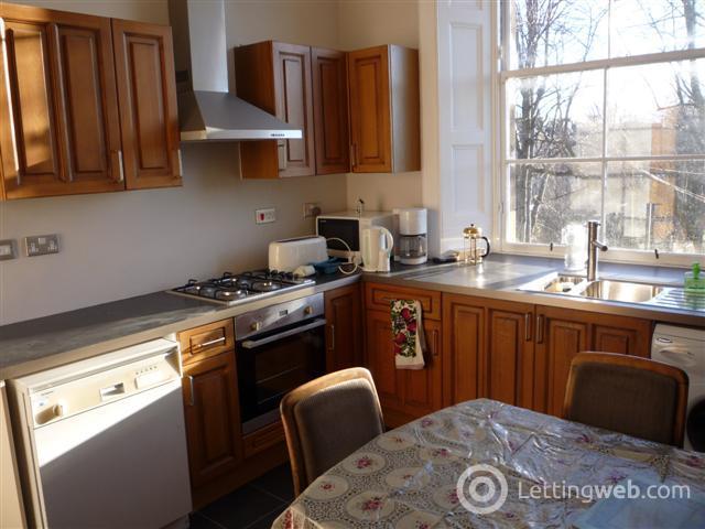 Property to rent in Colinton Road