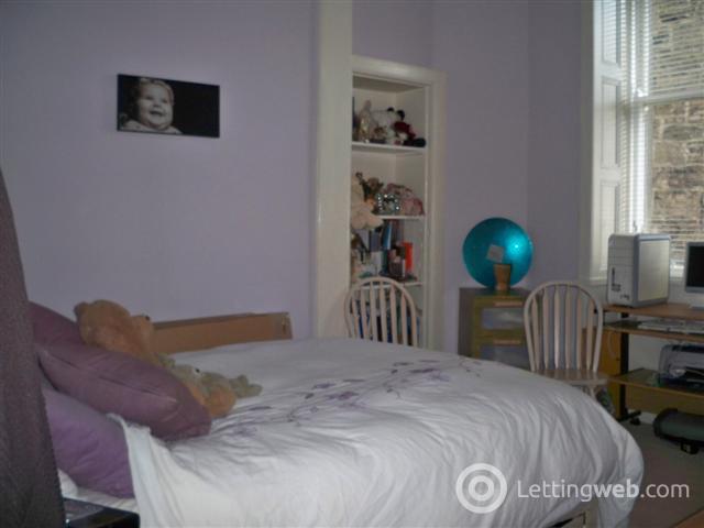 Property to rent in Marionville Road