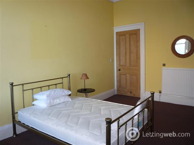 Property to rent in Colinton Road