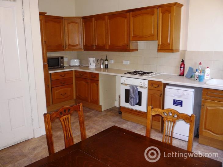 Property to rent in Brougham Place