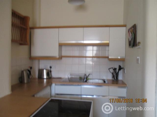 Property to rent in 11 TAY STREET