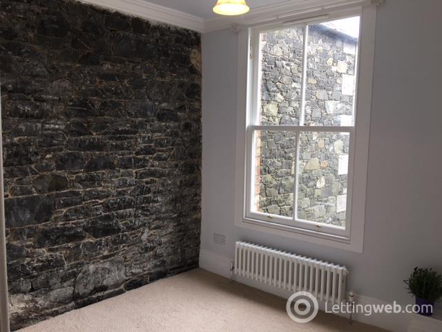 Property to rent in 10 High Street, Peebles