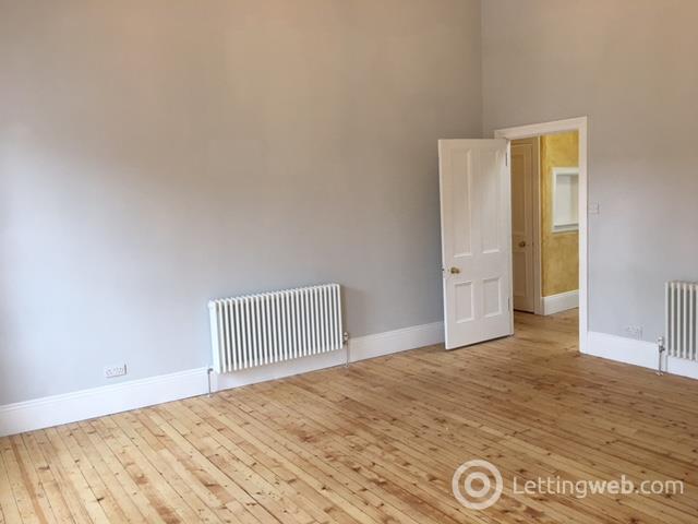 Property to rent in 10 High Street, Peebles
