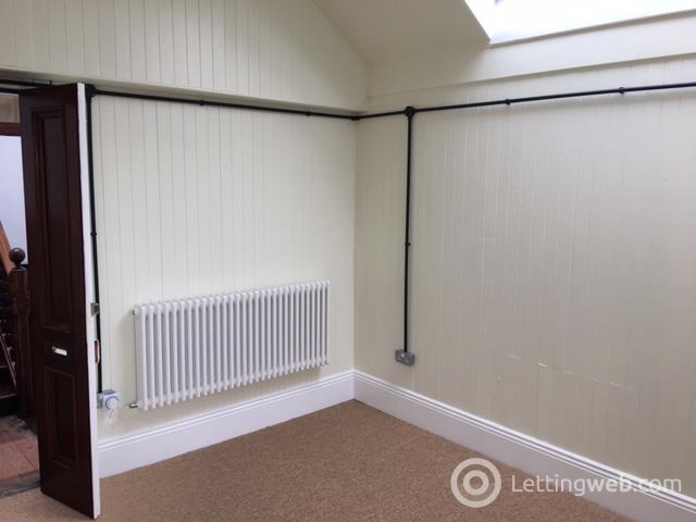 Property to rent in 10 High Street, Peebles