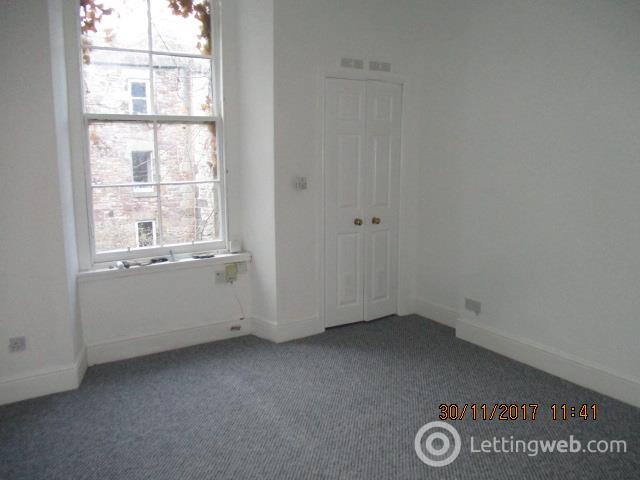 Property to rent in 16 Drumdryan Street