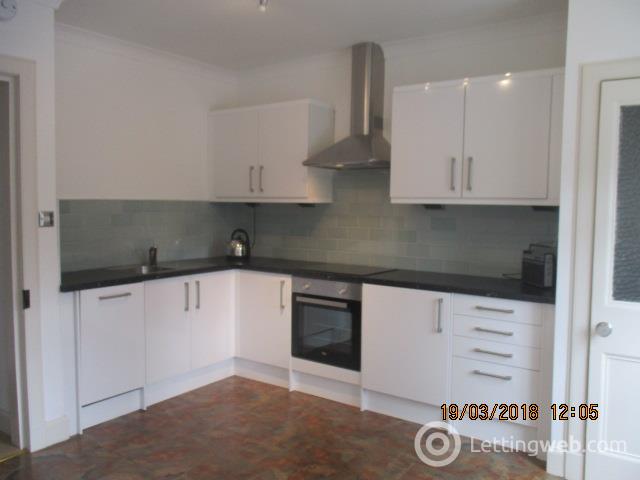 Property to rent in Woodhall Road