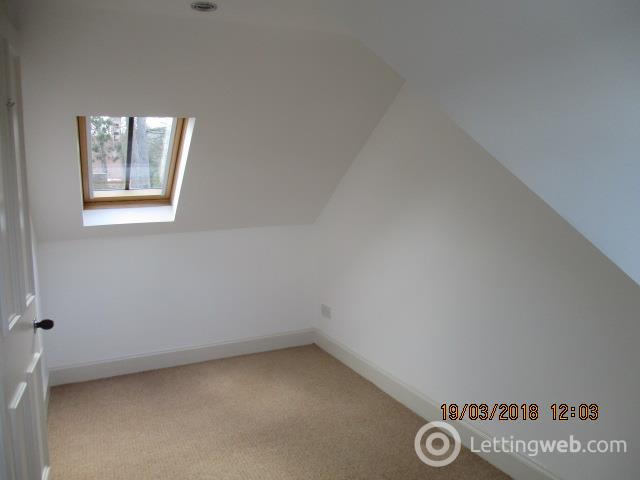 Property to rent in Woodhall Road