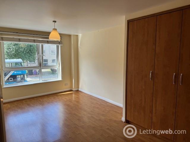 Property to rent in Lindsay Road