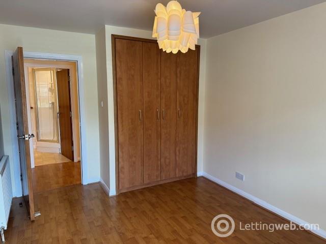 Property to rent in Lindsay Road